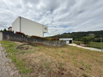 Terreno para Venda em Povoa de Lanhoso (N. Senhora do Amparo)