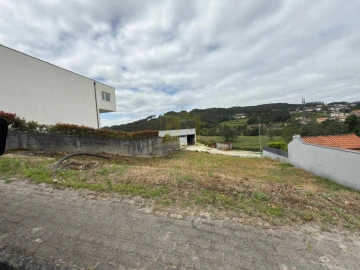 Terreno para Venda em Povoa de Lanhoso (N. Senhora do Amparo)