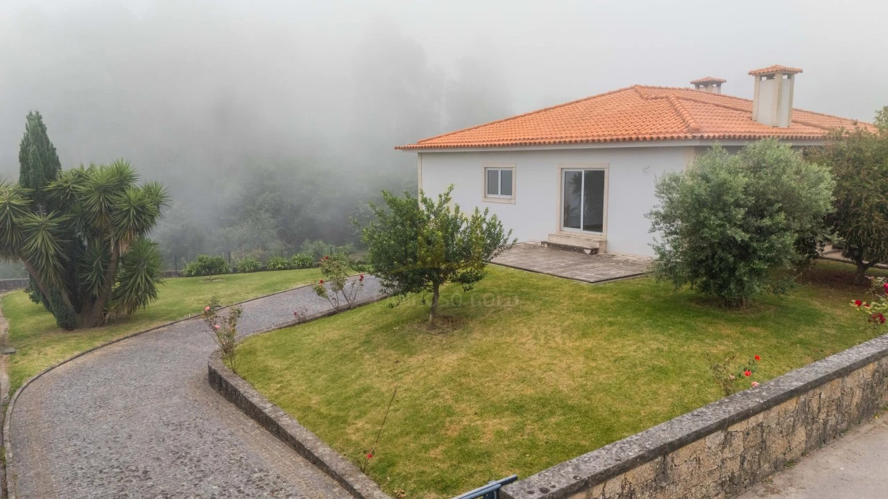 Moradia T5 para Venda em Espinho Foto 32