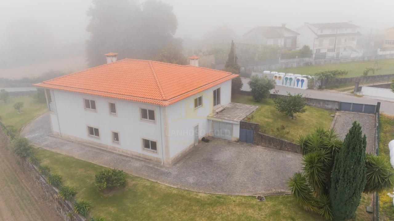 Moradia T5 para Venda em Espinho Foto 33