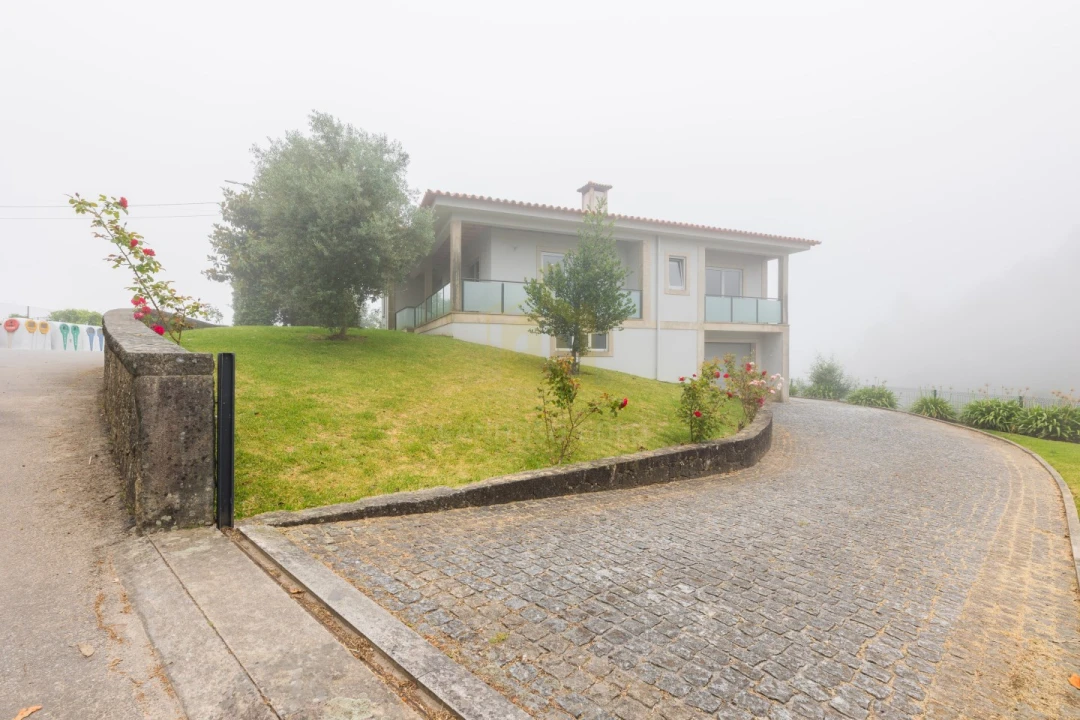 Moradia T5 para Venda em Espinho Foto 37