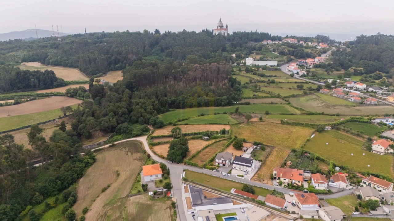 Moradia T5 para Venda em Espinho Foto 39