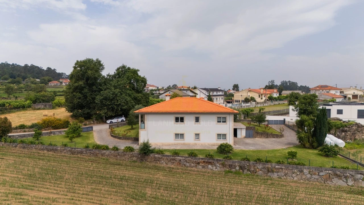 Moradia T5 para Venda em Espinho Foto 44