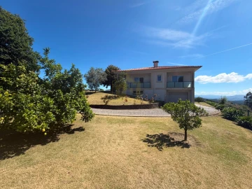 Moradia T5 para Venda em Espinho