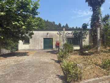 Armazém para Venda em Calvos e Frades