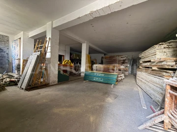 Garagem para Venda em Povoa de Lanhoso (N. Senhora do Amparo)