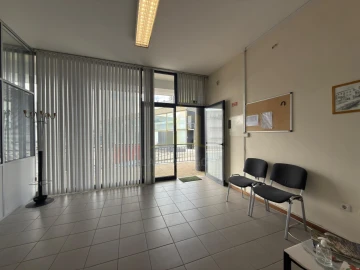 Loja para Venda em Povoa de Lanhoso (N. Senhora do Amparo)