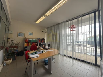 Loja para Venda em Povoa de Lanhoso (N. Senhora do Amparo)