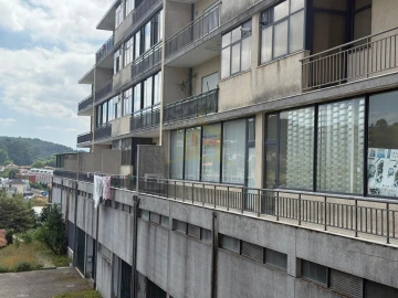 Loja para Venda em Povoa de Lanhoso (N. Senhora do Amparo)