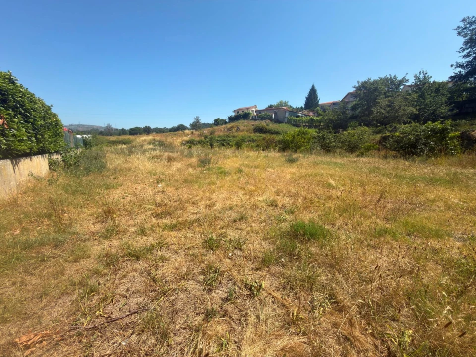 Terreno para Venda em Povoa de Lanhoso (N. Senhora do Amparo) Foto 1