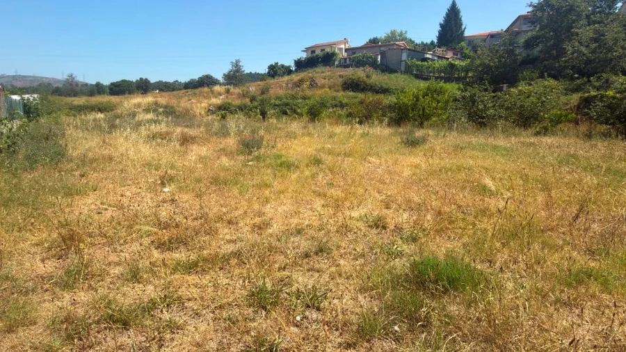 Terreno para Venda em Povoa de Lanhoso (N. Senhora do Amparo)