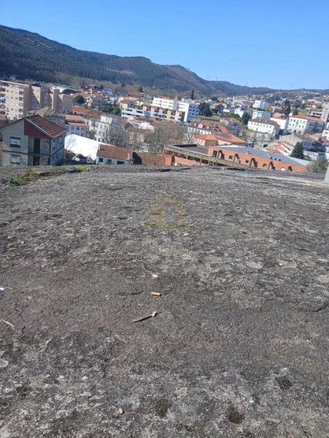 Terreno para Venda em Povoa de Lanhoso (N. Senhora do Amparo)