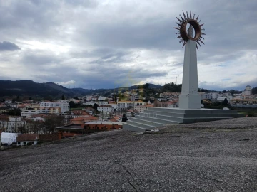 Terreno para Venda em Povoa de Lanhoso (N. Senhora do Amparo)