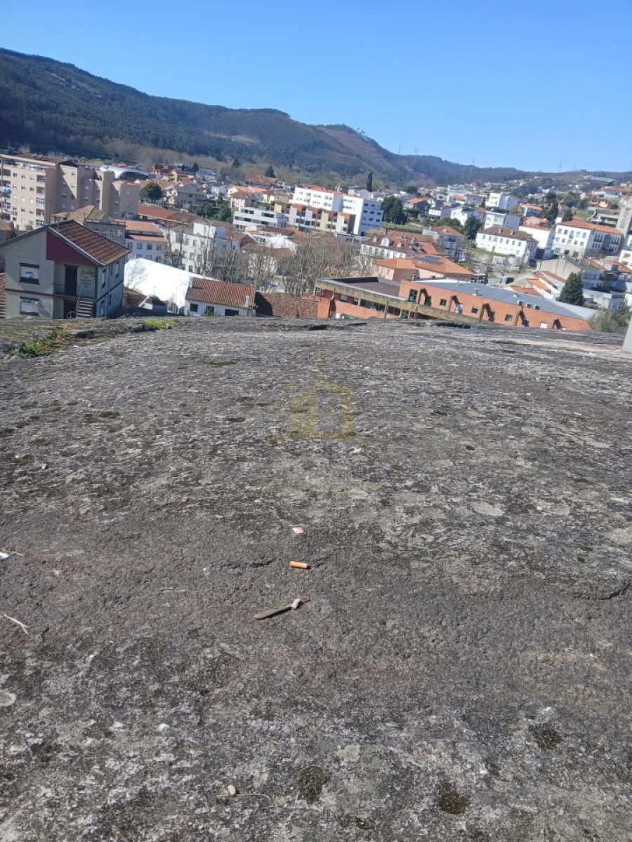 Terreno para Venda em Povoa de Lanhoso (N. Senhora do Amparo) Foto 2