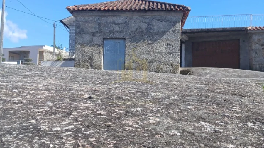 Terreno para Venda em Povoa de Lanhoso (N. Senhora do Amparo)
