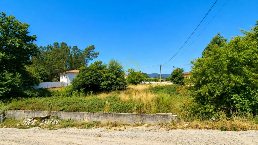 Terreno para Venda em Sabariz Foto 2