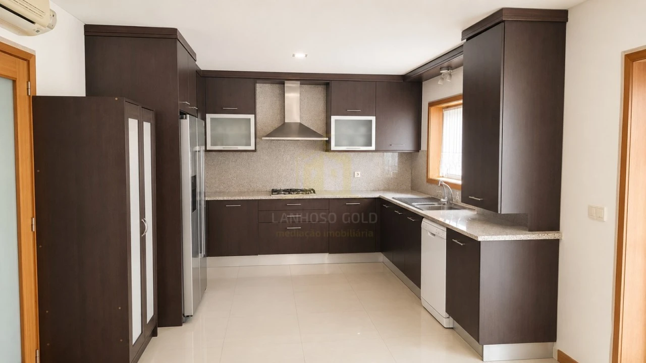 Moradia T3 para Venda em Este (São Pedro e São Mamede) Foto 3