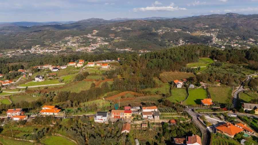 Terreno para Venda em Sobradelo da Goma Foto 9