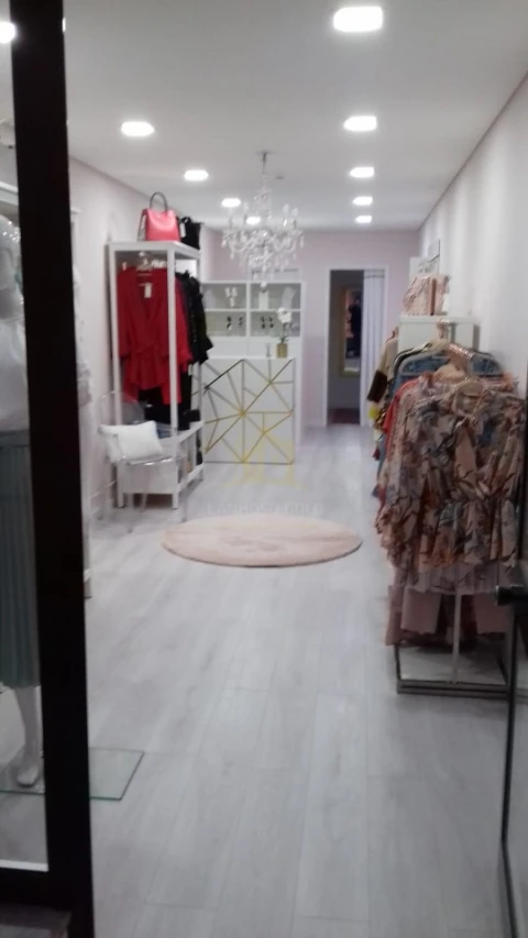 Loja para Venda em Povoa de Lanhoso (N. Senhora do Amparo)