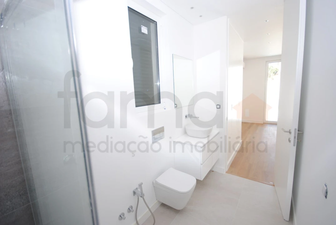 Moradia T3 para Venda em Alcabideche Foto 31