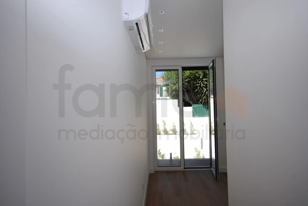 Moradia T3 para Venda em Alcabideche Foto 37