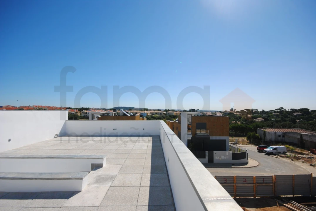 Moradia T3 para Venda em Alcabideche Foto 44