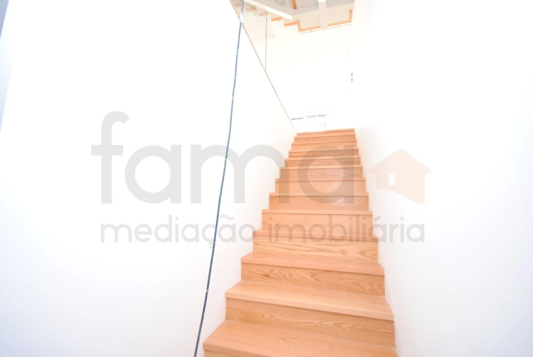 Moradia T3 para Venda em Alcabideche Foto 59