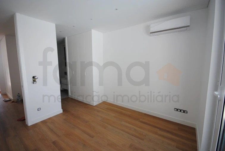 Moradia T3 para Venda em Alcabideche Foto 29