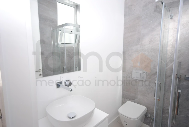 Moradia T3 para Venda em Alcabideche Foto 36