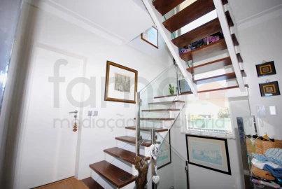 Moradia T8 para Venda em Carcavelos e Parede