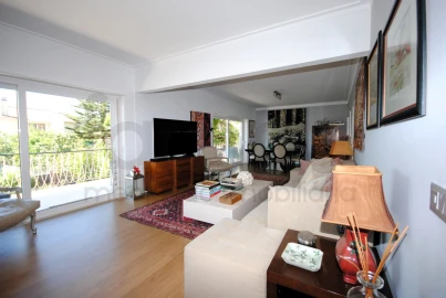 Moradia T8 para Venda em Carcavelos e Parede