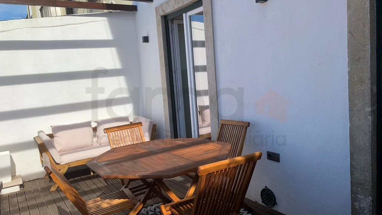 Apartamento T2 para Arrendamento em Santa Maria Maior Foto 8