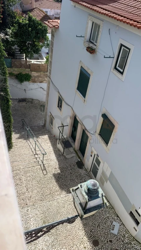 Apartamento T2 para Arrendamento em Santa Maria Maior