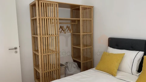 Apartamento T2 para Arrendamento em Santa Maria Maior