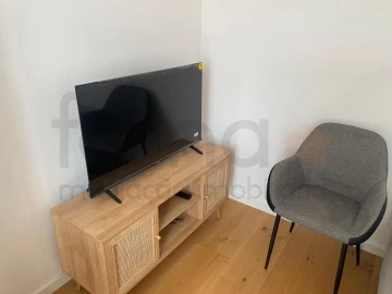 Apartamento T2 para Arrendamento em Santa Maria Maior