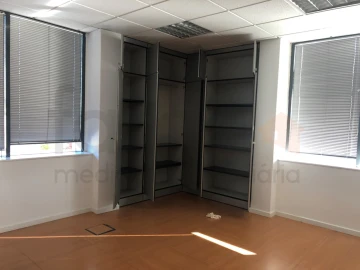 Escritório para Arrendamento em Carnaxide e Queijas