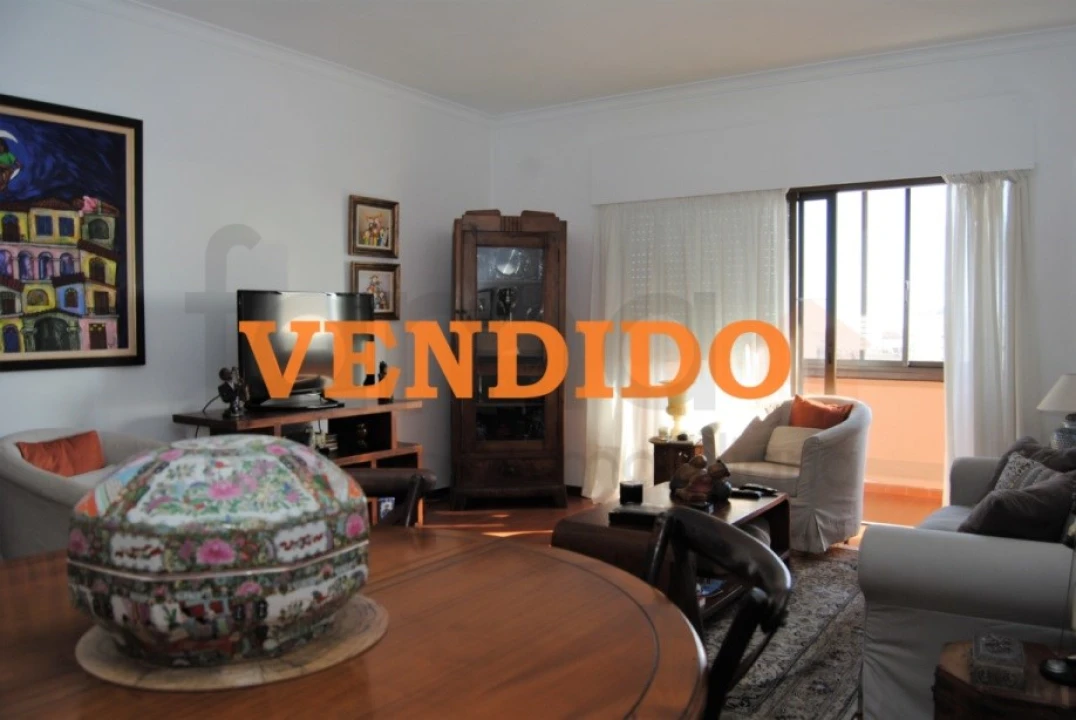 Apartamento T3 para Venda em Oeiras e São Julião da Barra, Paço de Arcos e Caxias Foto 1