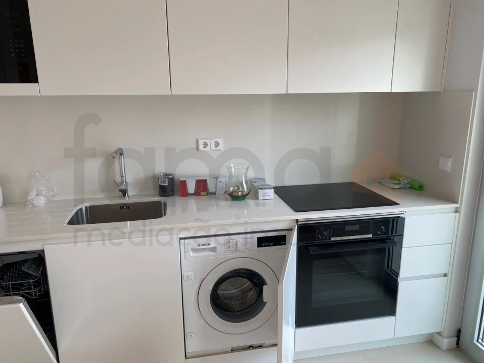 Apartamento T1 para Arrendamento em Carnide Foto 7
