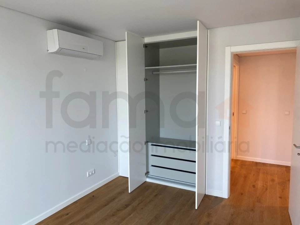Apartamento T1 para Arrendamento em Carnide Foto 9