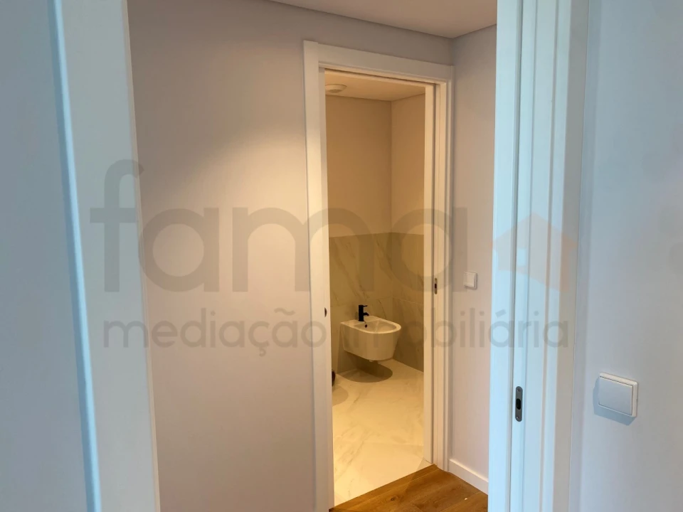 Apartamento T1 para Arrendamento em Carnide Foto 18
