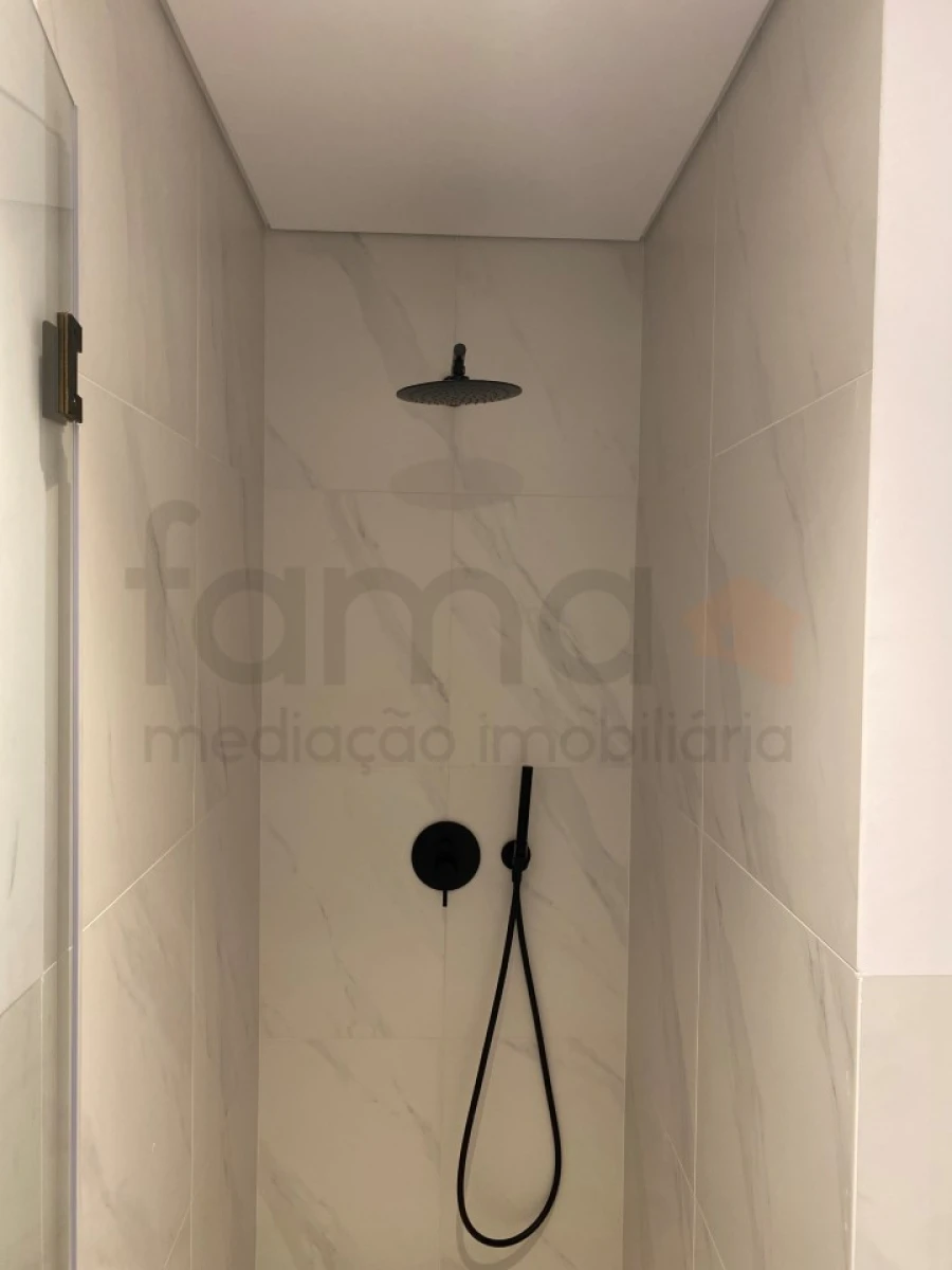 Apartamento T1 para Arrendamento em Carnide Foto 13