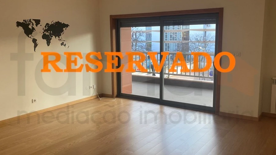 Apartamento T1 para Arrendamento em Carnide