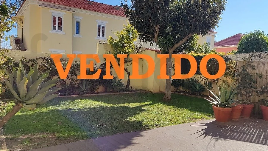 Moradia T3 para Venda em Oeiras e São Julião da Barra, Paço de Arcos e Caxias