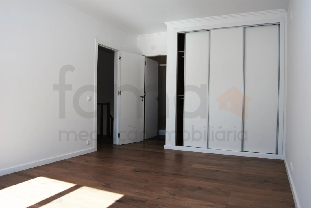 Moradia T4 para Venda em Ericeira Foto 38