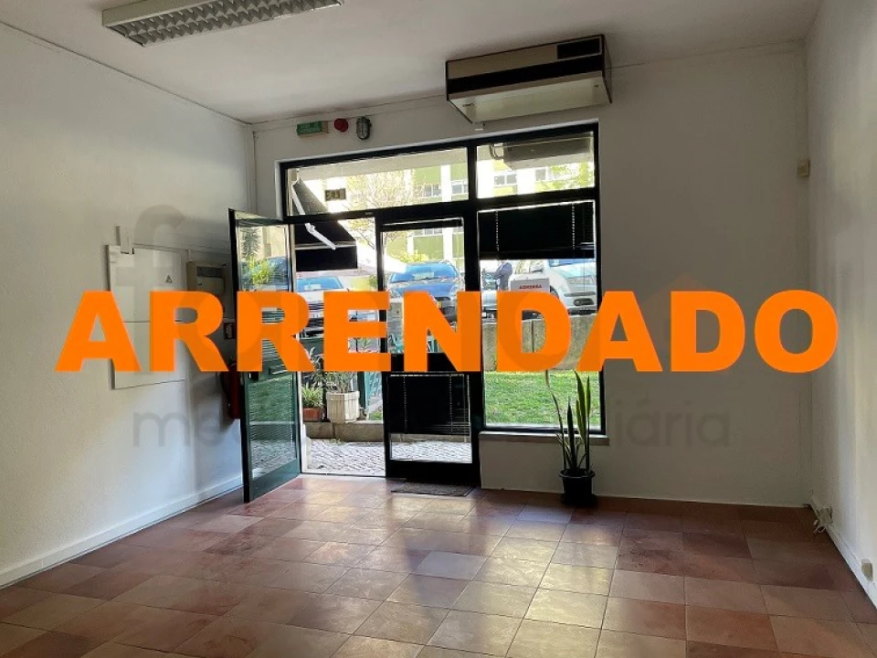 Loja para Arrendamento em Oeiras e São Julião da Barra, Paço de Arcos e Caxias Foto 1