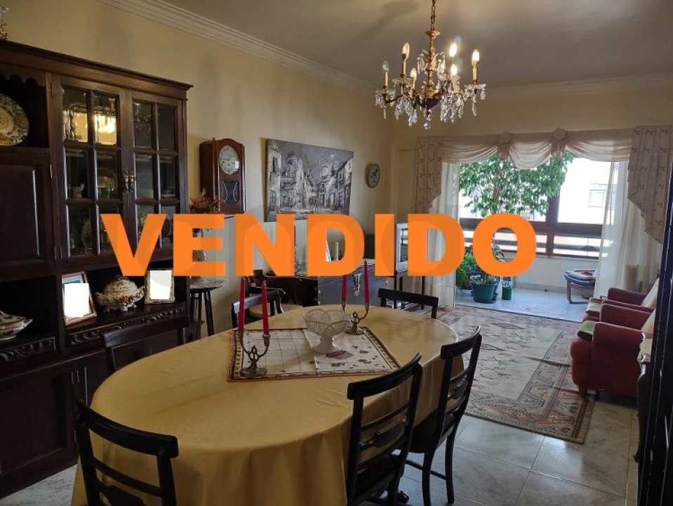 Apartamento T2 para Venda em Oeiras e São Julião da Barra, Paço de Arcos e Caxias Foto 1
