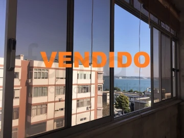 Apartamento T1 para Venda em Oeiras e São Julião da Barra, Paço de Arcos e Caxias