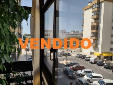 Apartamento T2 para Venda em Oeiras e São Julião da Barra, Paço de Arcos e Caxias