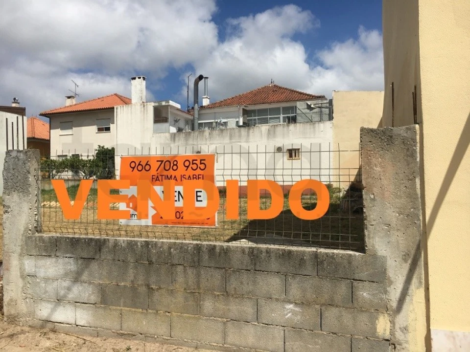 Terreno para Venda em Fanhões Foto 1