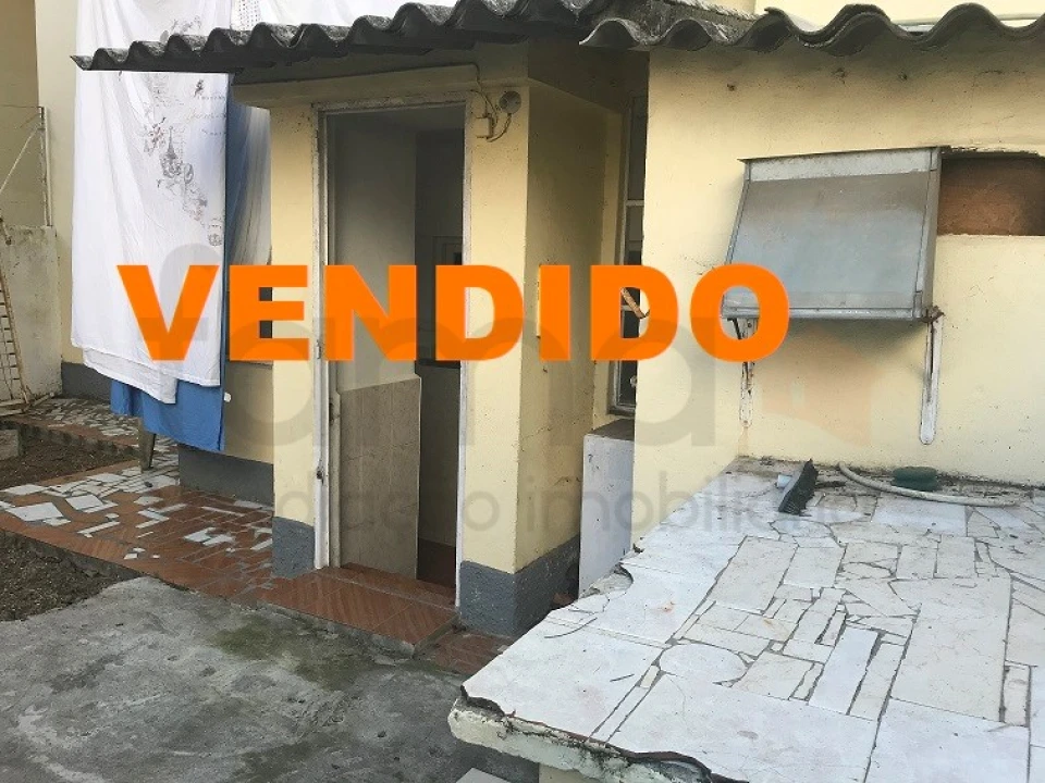 Apartamento T2 para Venda em Carcavelos e Parede Foto 1